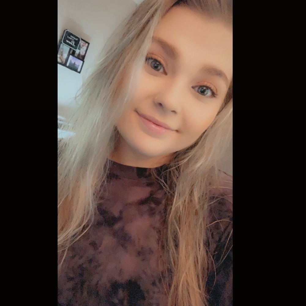 Meet your Posher, Makayla